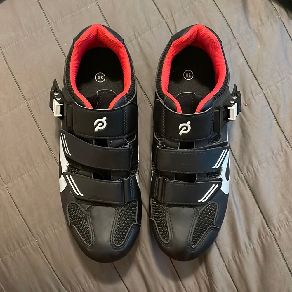 Peloton cycle shoes. Like new only wore a few times. Size 39